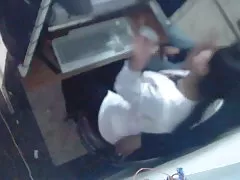 Voyeur calientes morras de Marruecos. pareja joven en cybercafe