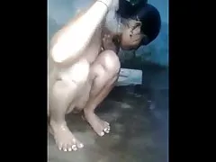 Milf videos porno caseros India bañarse y mostrando su hermoso coño