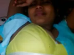 Desi video sexo prono bhabhi tetas y el coño expuesto