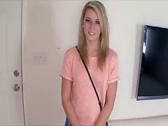 Tímida xxx videos de porno chica de largo pelo moja tan maldito durante la audición