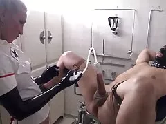 Xxx gratis puño de látex femdom por cezar73