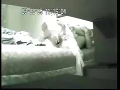 Sexo en linea gratis mi madre en cama con gran dildo por cam oculto