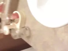 Negrita cachonda morena filma a su auto en el cuarto de baño tocar sus partes privadas
