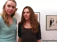 Desnudas cuando los chicos están lejos estas niñas juegan