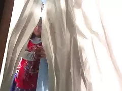Chicas desnudas en porno mostrando la verga a vendedora