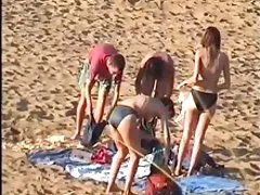 Cambiandose xxx porno en la playa