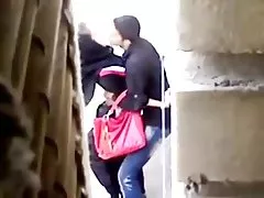 Sexo anal pono atrapados follando en público