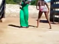 Muy zorad danza de las niñas africanas