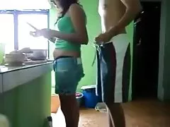 Videos maduras putas conseguir la prensa joven en la cocina