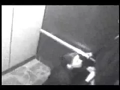Culonas buenotas xxx cámara de seguridad - trabajo del soplo en un ascensor