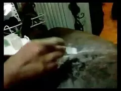 ¡Hombre culos enormes cachondo negro obtiene dick encerado y bolas!