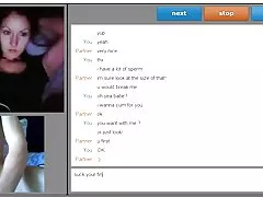 Señora Linda mostrando las tetas y aspirar profundamente su dedo