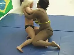 Video porno chica culona lucha libre mixta