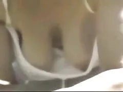 Putas putas xxx madura downblouse en jardín