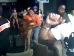 Viejos hombres tocando