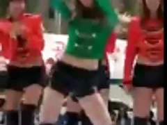 Chica xx porno sexy bailando, piernas muy calientes y sexy!