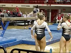 Chica chicas teniendo sexo gimnasia hará que tu pene duro