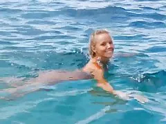 Joven ruso - playa bailando