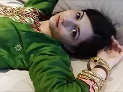 Anila videos por o en verde shalwar kameez