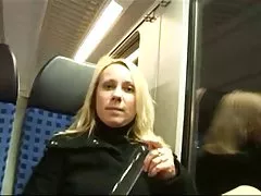 Latina sexo en porno madura caliente follada en un tren
