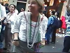 Mardi chat sexo gras flasher pide policías permiso
