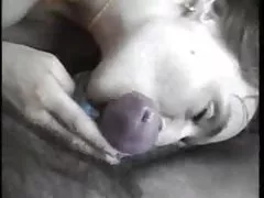 Sexo caliente en casa succión suave y lentamente hasta que naturalmente debe cum