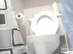 Mi culos mujeres porno primera cámara oculta baño atrapado