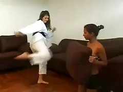 Solo putas maestra tenía entrenamiento de karate en su parte de la cara del esclavo 2 de 2