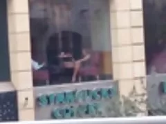 Digitación hard anal en starbucks