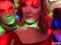 Amateur porno de nenas putas euro real siendo follada doggystyle en el club