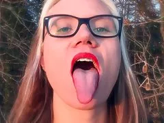 Mi videos calientes fetichismo de lengua (en público)